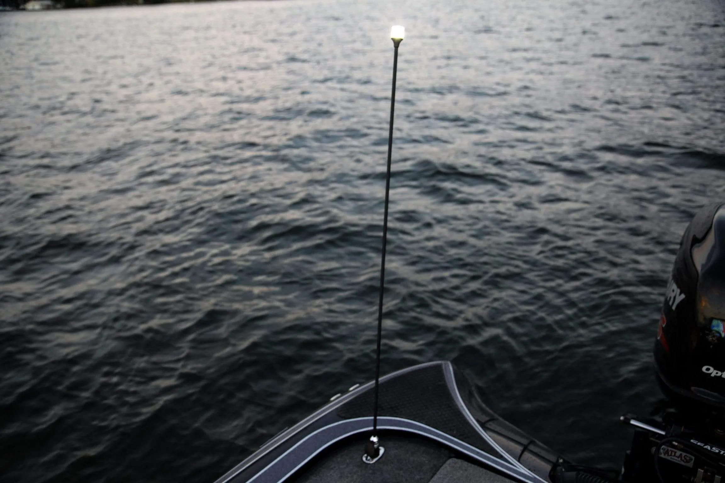 LED Snap Flex Stern Light
