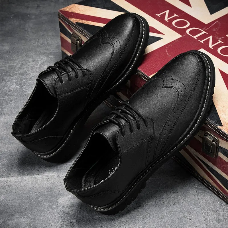 Man's patent leather classic elegant fashion dressy flat loafers