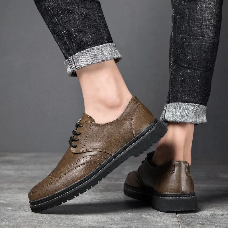 Man's patent leather classic elegant fashion dressy flat loafers