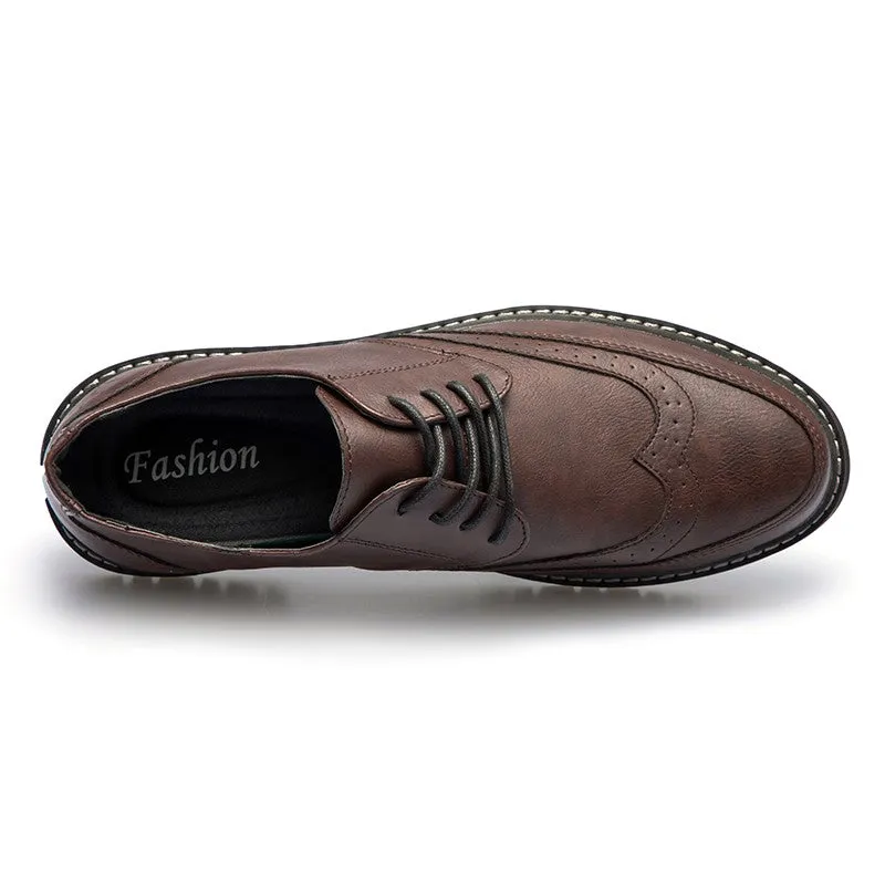 Man's patent leather classic elegant fashion dressy flat loafers