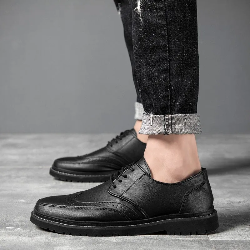 Man's patent leather classic elegant fashion dressy flat loafers
