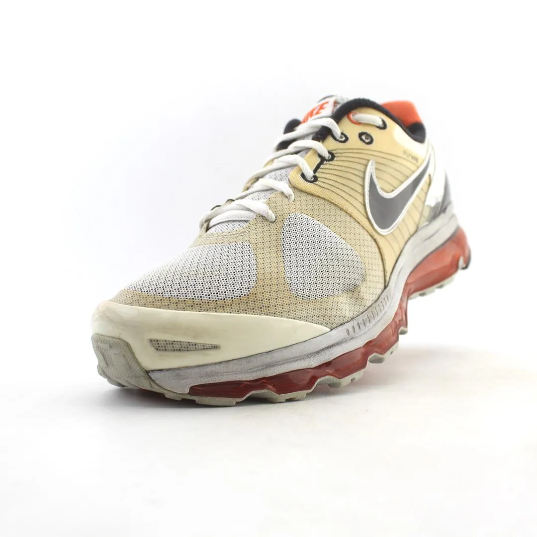 NIKE AIR MAX  2010