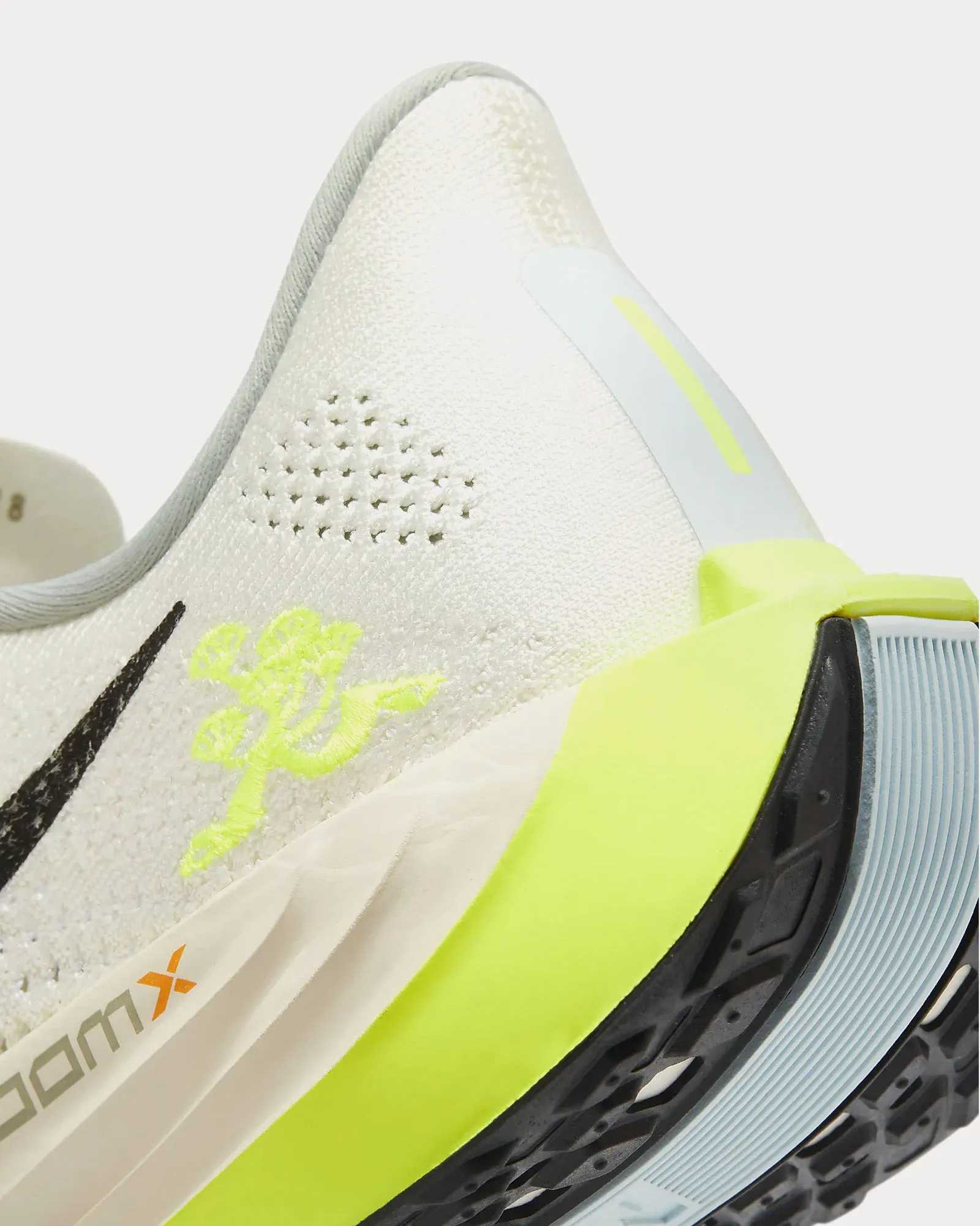 Pegasus Plus Sail / Pale Ivory / Volt / Black Running Shoes