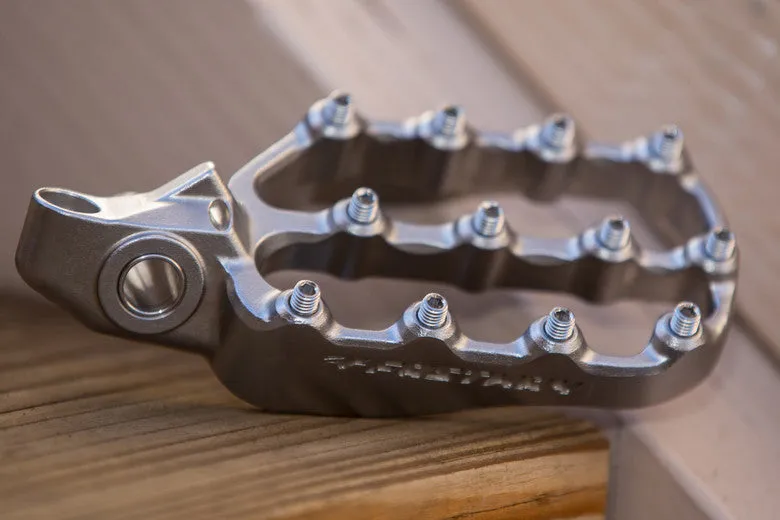 PRO MOTO BILLET / FASTWAY | EVO 4-STEEL FOOT PEGS W FIT KIT | 12-16 KTM/HUSQVARNA